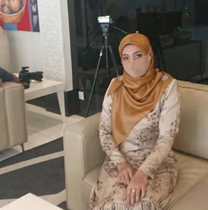 Bokep Indo GB Tante Hijaber Nakal